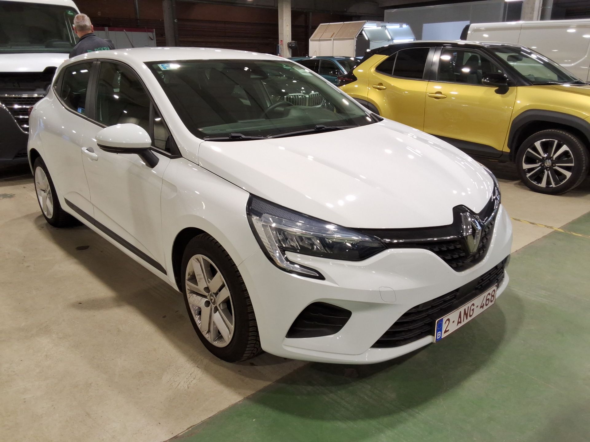 Renault Clio 1.0 Tce Corporate Edition - Petrol - Manual - 91 hp - 55.543 km
