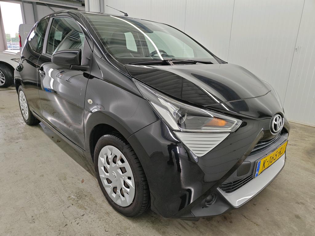 Toyota Aygo 1.0 VVT-i X-Play - Petrol - Manual - 72 hp - 75.158 km