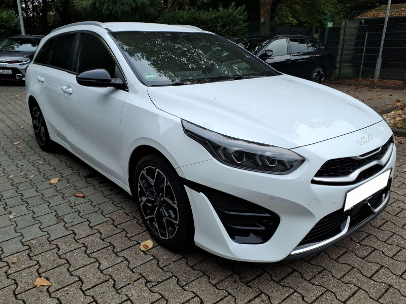 Kia Ceed SW 1.6 CRDi GT Line - Diesel - Automatic - 136 hp - 112.387 km
