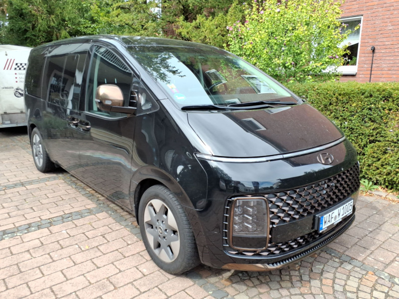 Hyundai Staria 2.2 CRDI Signature - Diesel - Automatic - 177 hp - 99.541 km