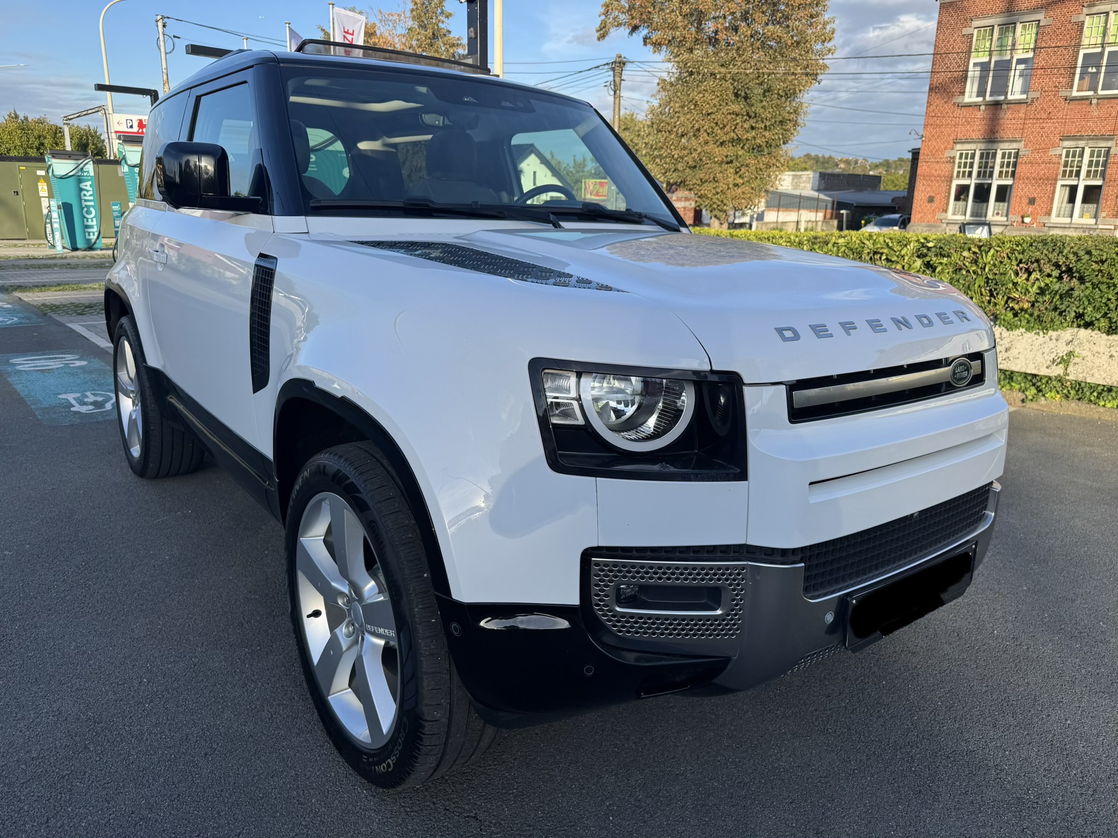 Land Rover Defender 90 3.0 D200 S - AWD - Diesel - Automatic - 200 hp - 81.274 km