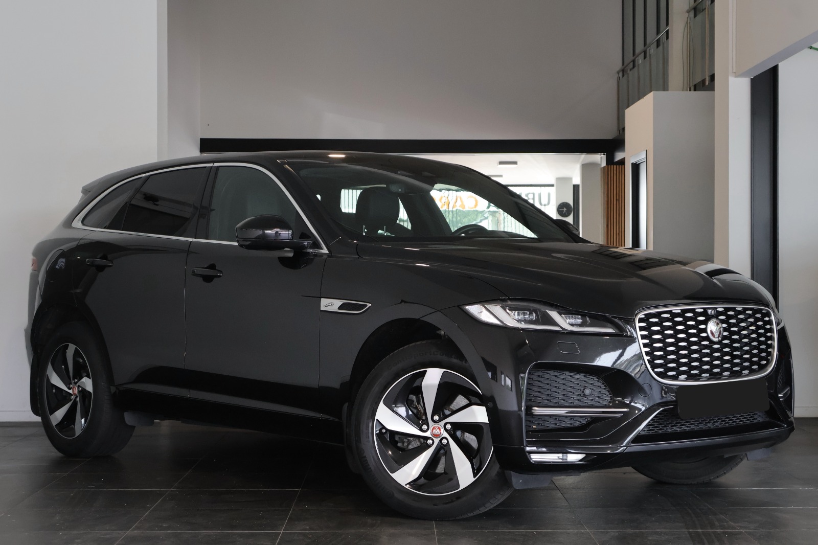 Jaguar F-Pace 2.0 S - Diesel - Automatic - 204 hp - 98.410 km