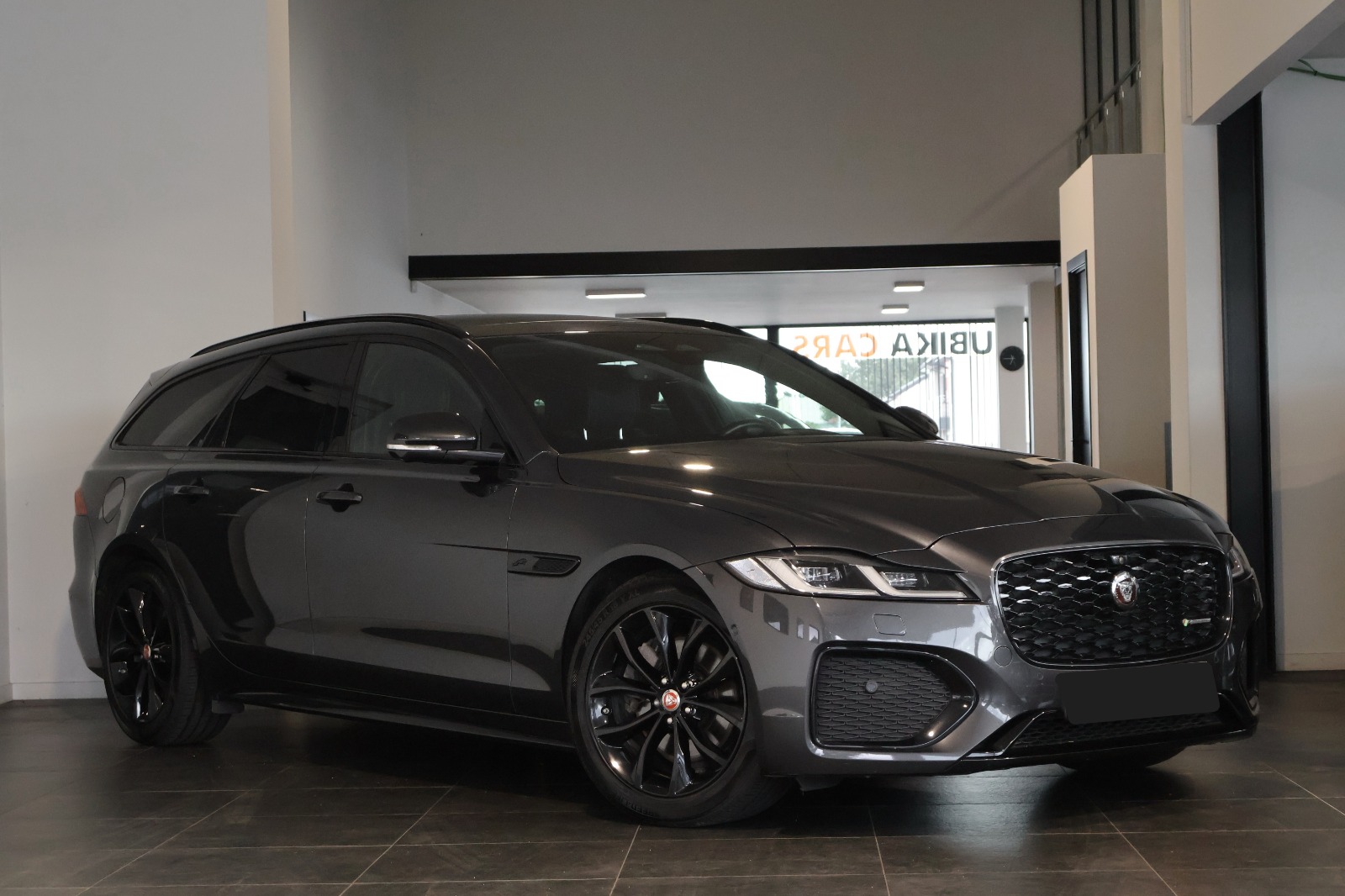 Jaguar XF Sportbrake 2.0 R-Dynamic S - Diesel - Automatic - 204 hp - 103.926 km