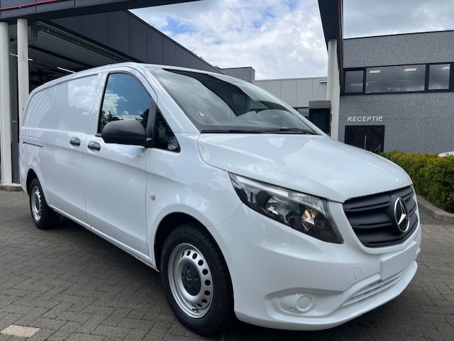 Mercedes-Benz Vito 114 CDI Ambition - Diesel - Automatic - 135 hp - 137.479 km