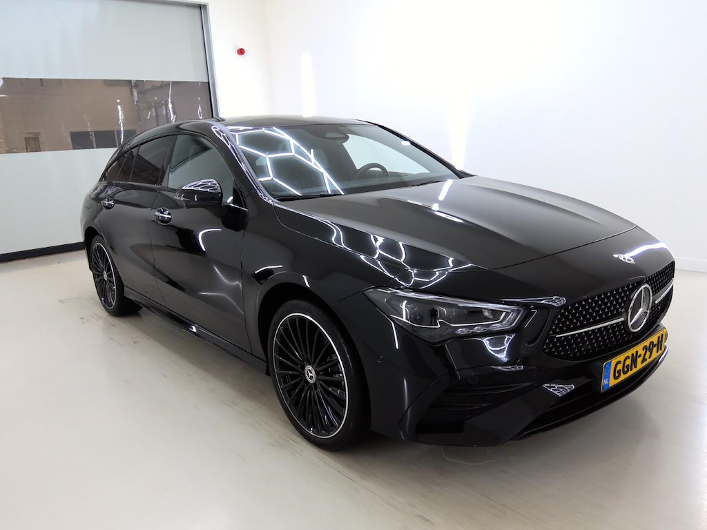 Mercedes-Benz CLA Shooting Brake 250e AMG Line - Hybrid - Automatic - 136 hp - 120.746 km