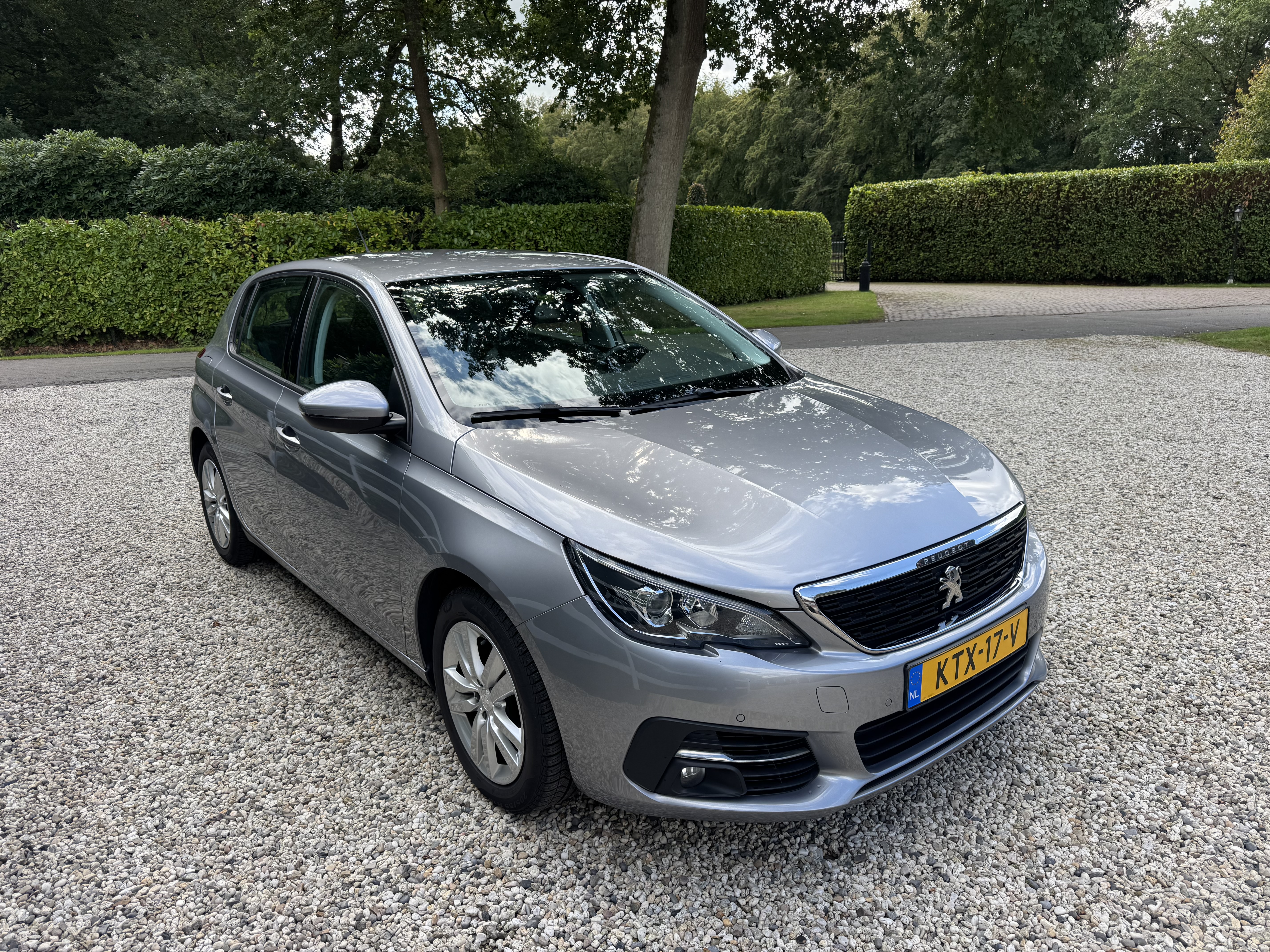 Peugeot 308 1.2i Active - Petrol - Manual - 110 hp - 153.736 km