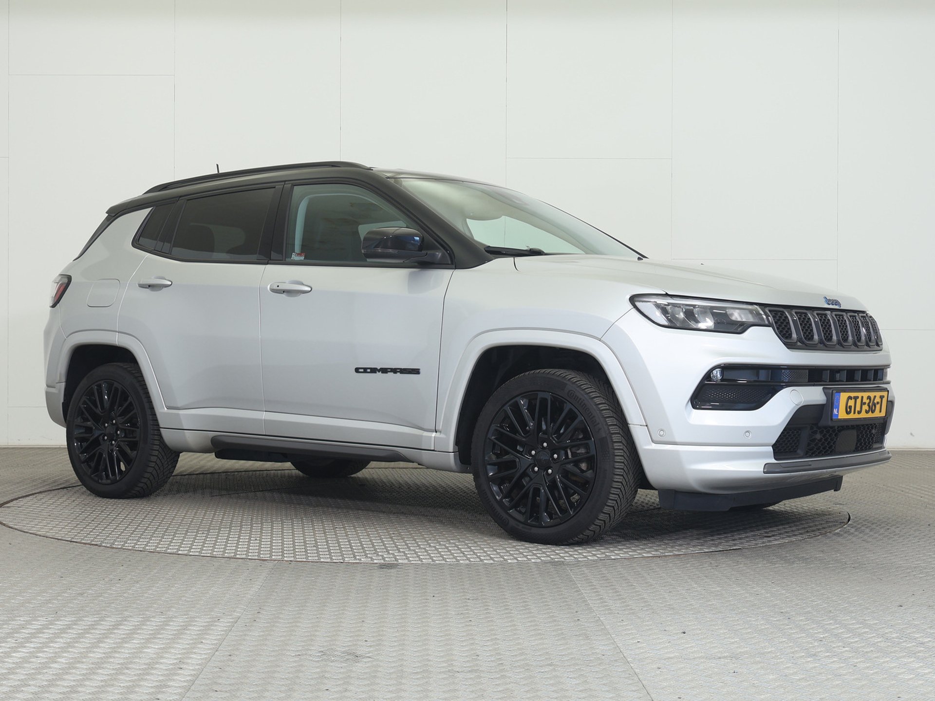 Jeep Compass 4xe S - Hybrid - Automatic - 241 hp - 72.295 km