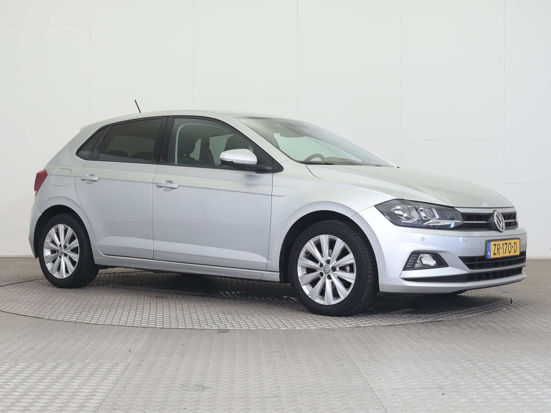 Volkswagen Polo 1.0 TSI Highline - Petrol - Manual - 95 hp - 134.634 km