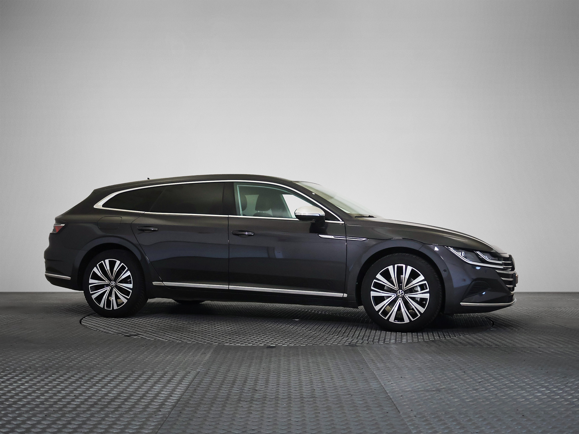 Volkswagen Arteon 1.4 Elegance Business - Hybrid - Automatic - 156 hp - 48.050 km