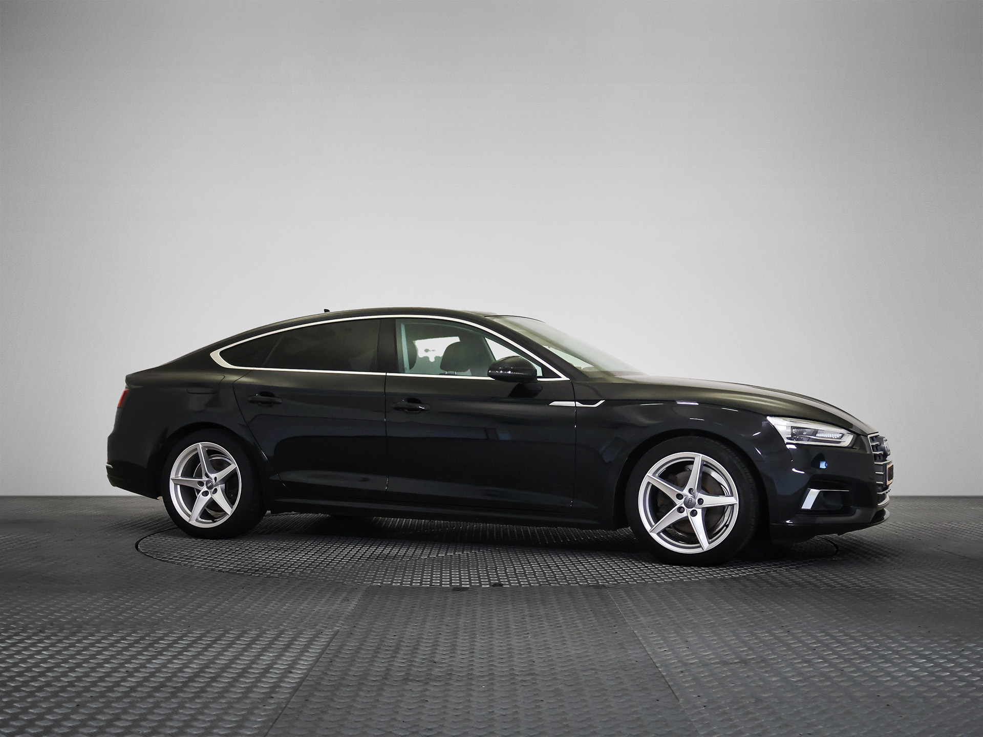 Audi A5 Sportback 40 TFSI - Petrol - Automatic - 190 hp - 129.985 km