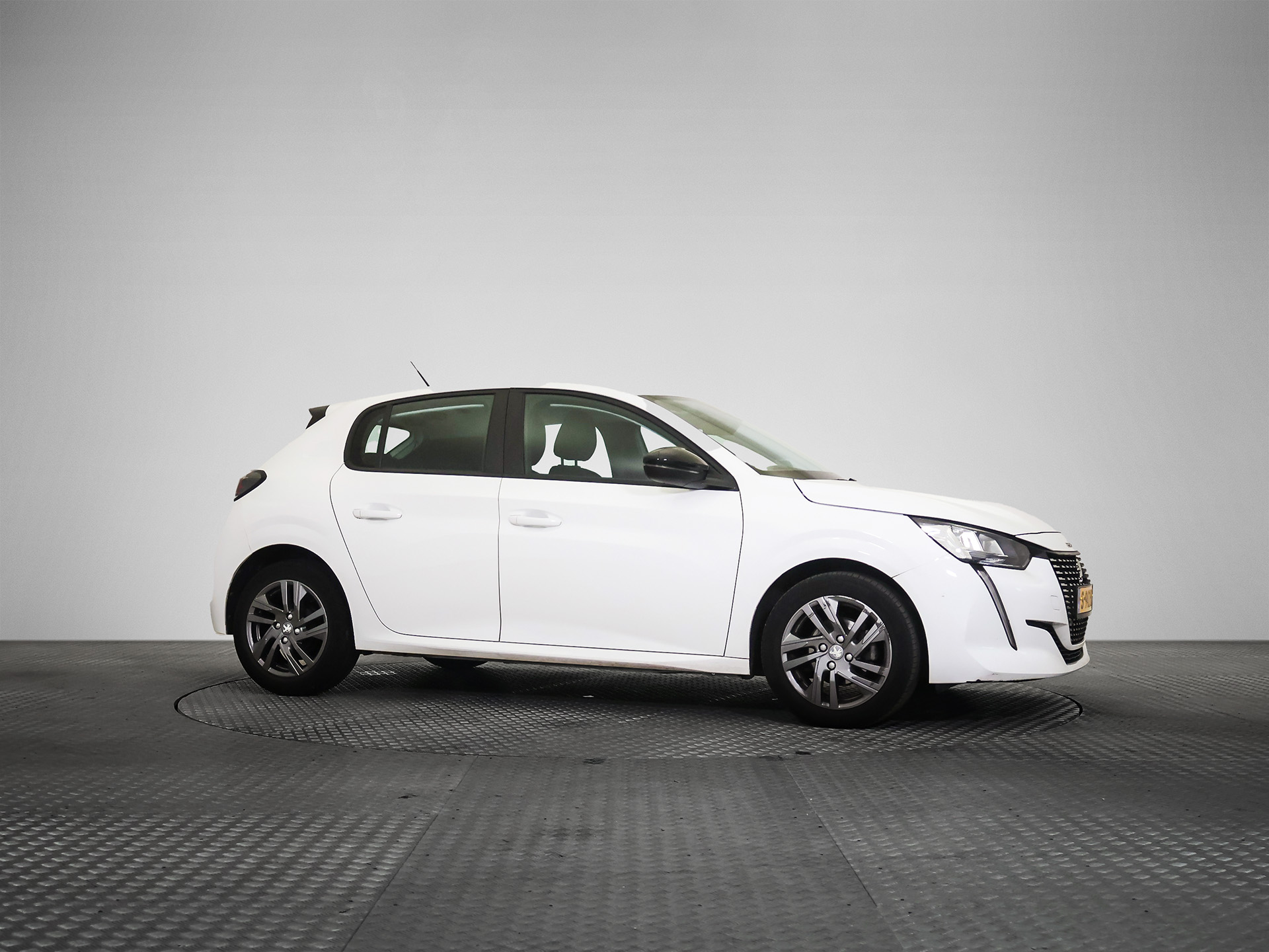 Peugeot 208 1.2i Active Pack - Petrol - Manual - 75 hp - 78.338 km