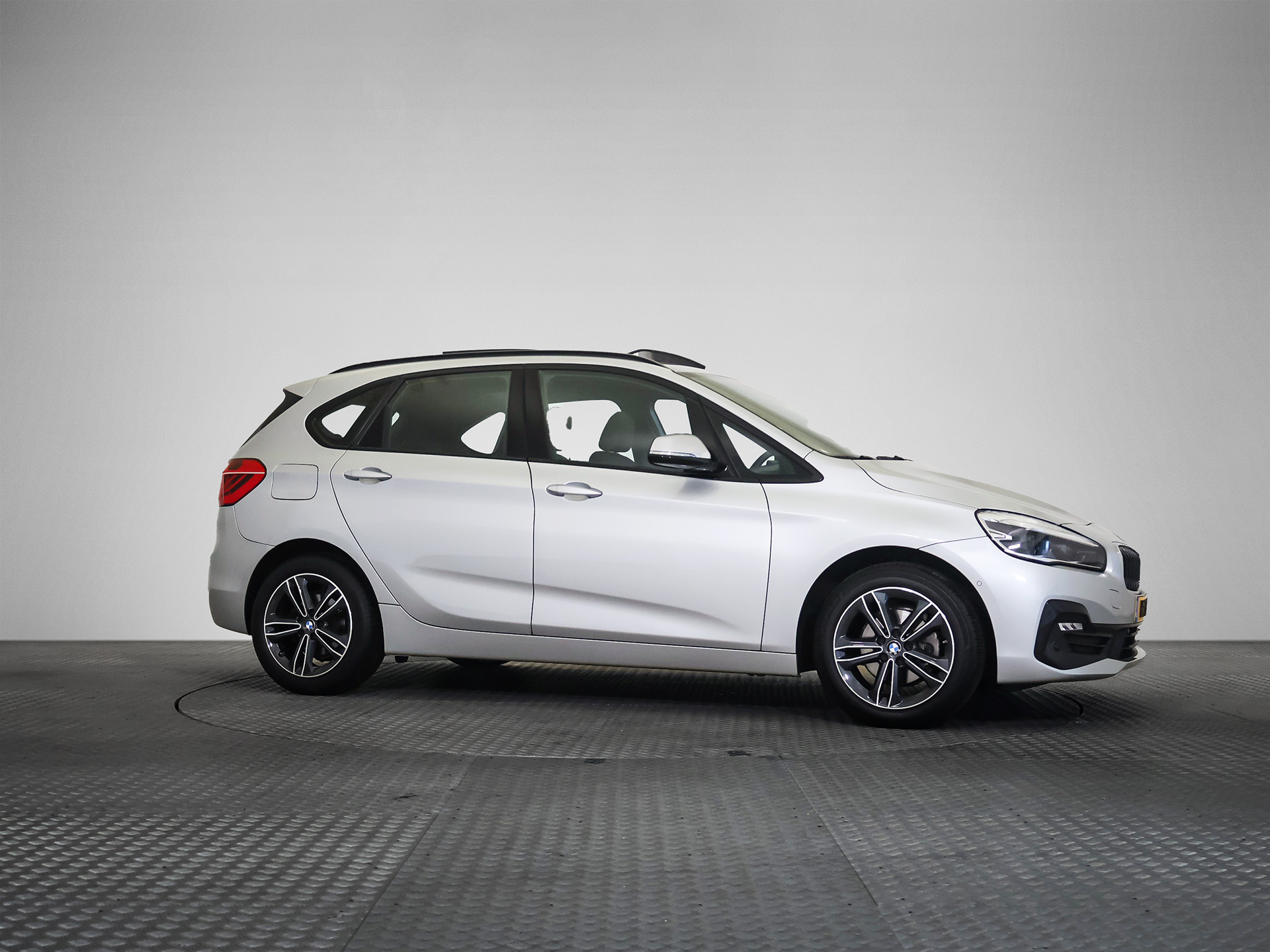 BMW 2 Series Active Tourer 218i High Executive - Petrol - Automatic - 140 hp - 99.703 km