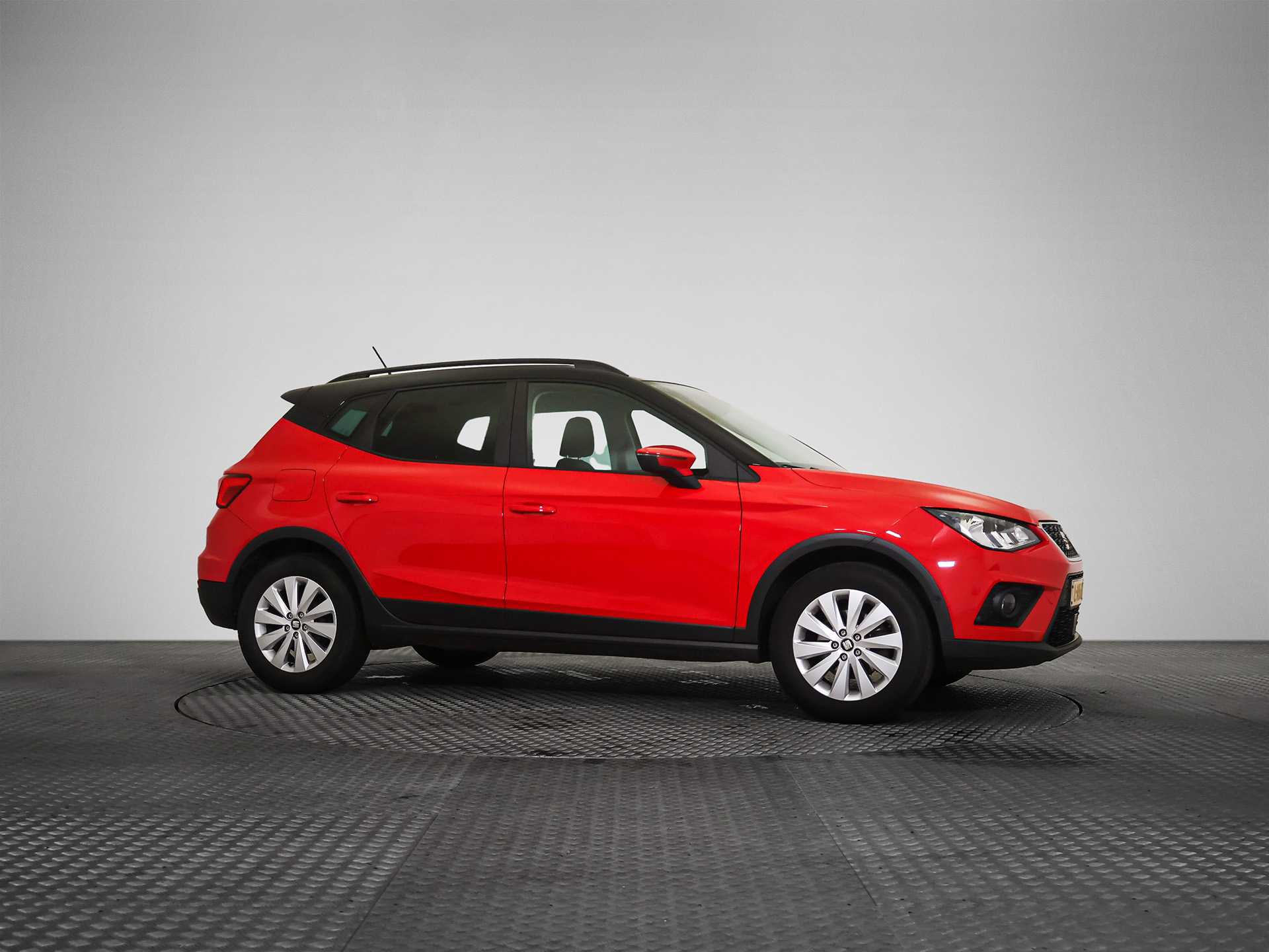 Seat Arona 1.0 TSI Style Business - Petrol - Manual - 95 hp - 73.218 km