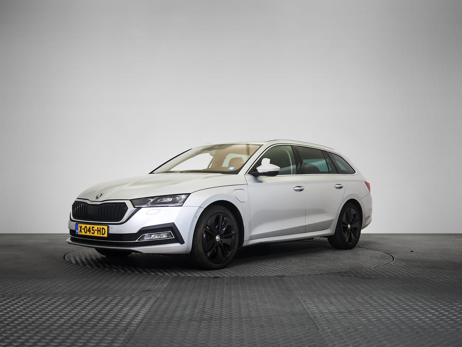 Skoda Octavia Combi 1.4 TSI Edition Plus - Hybrid - Automatic - 150 hp - 149.923 km