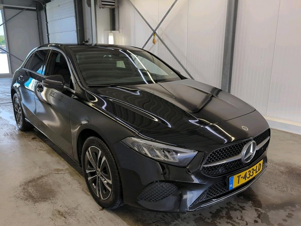 Mercedes-Benz A 250e Business Line - Hybrid - Automatic - 163 hp - 167.952 km