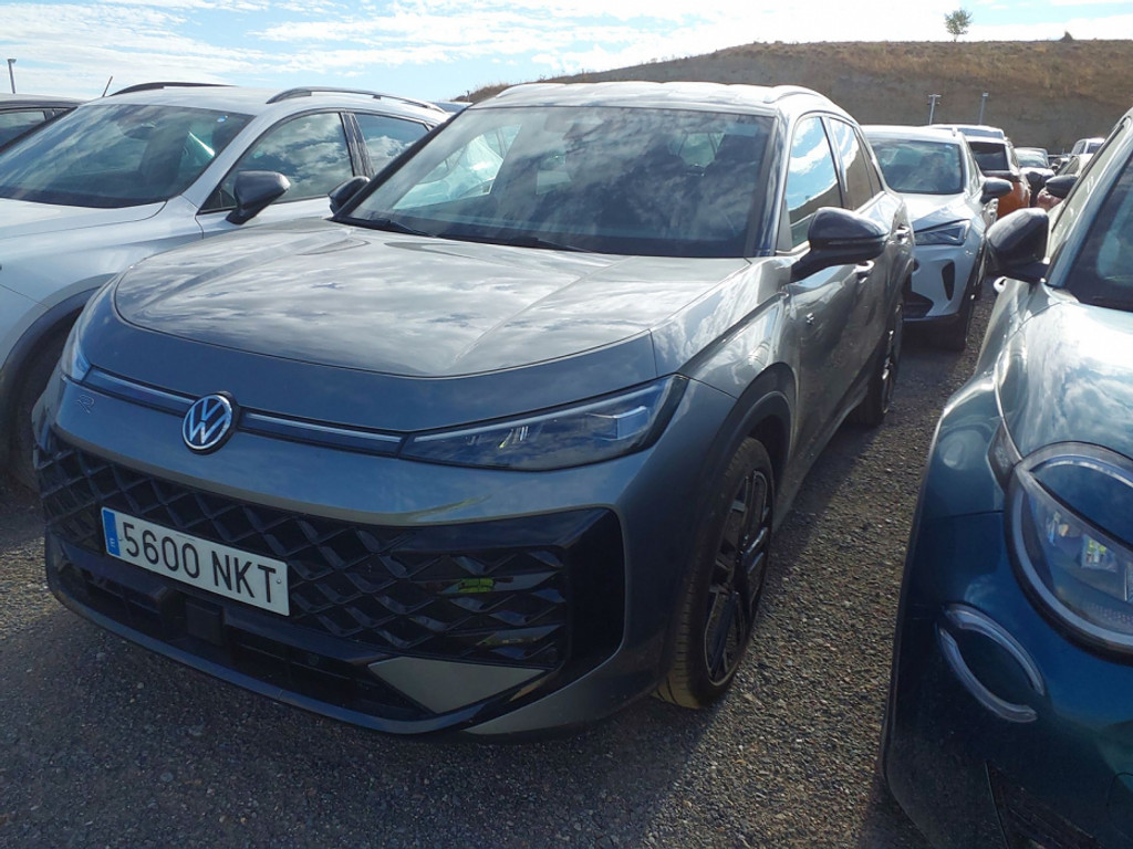 Volkswagen T-ROC 1.5 eTSI R-Line - Petrol - Automatic - 150 hp - 17.216 km