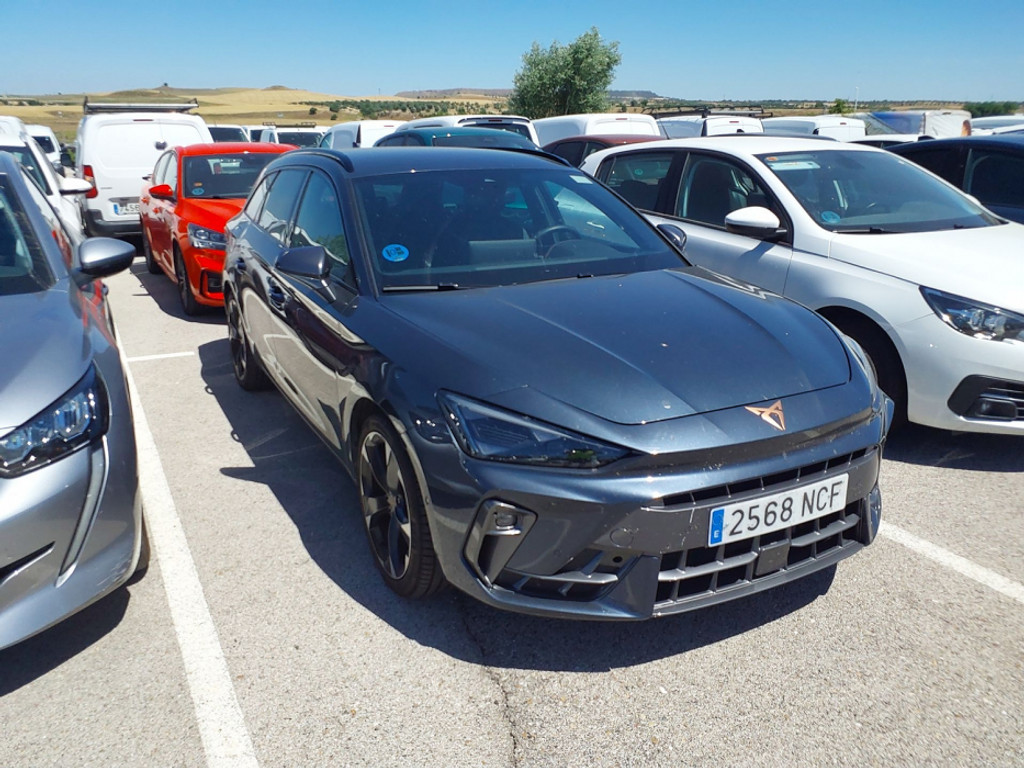 Cupra Leon Sportstourer 1.5 e-Hybrid Business - Hybrid - Automatic - 204 hp - 45.135 km