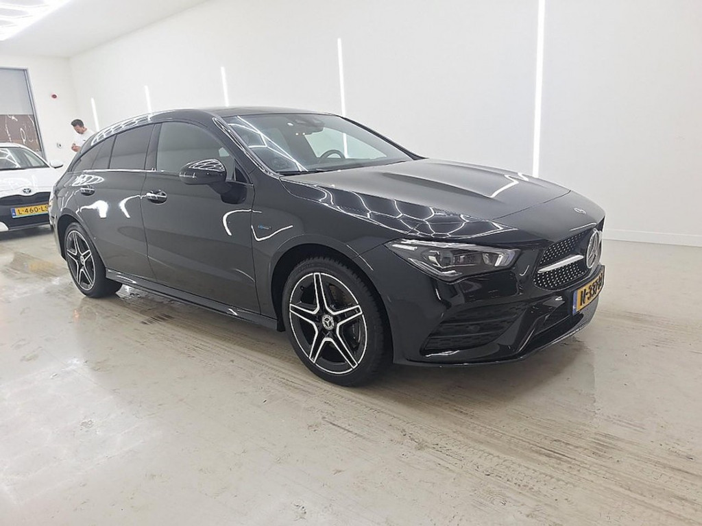 Mercedes-Benz CLA 250e Business Solution AMG - Hybrid - Automatic - 160 hp - 198.124 km