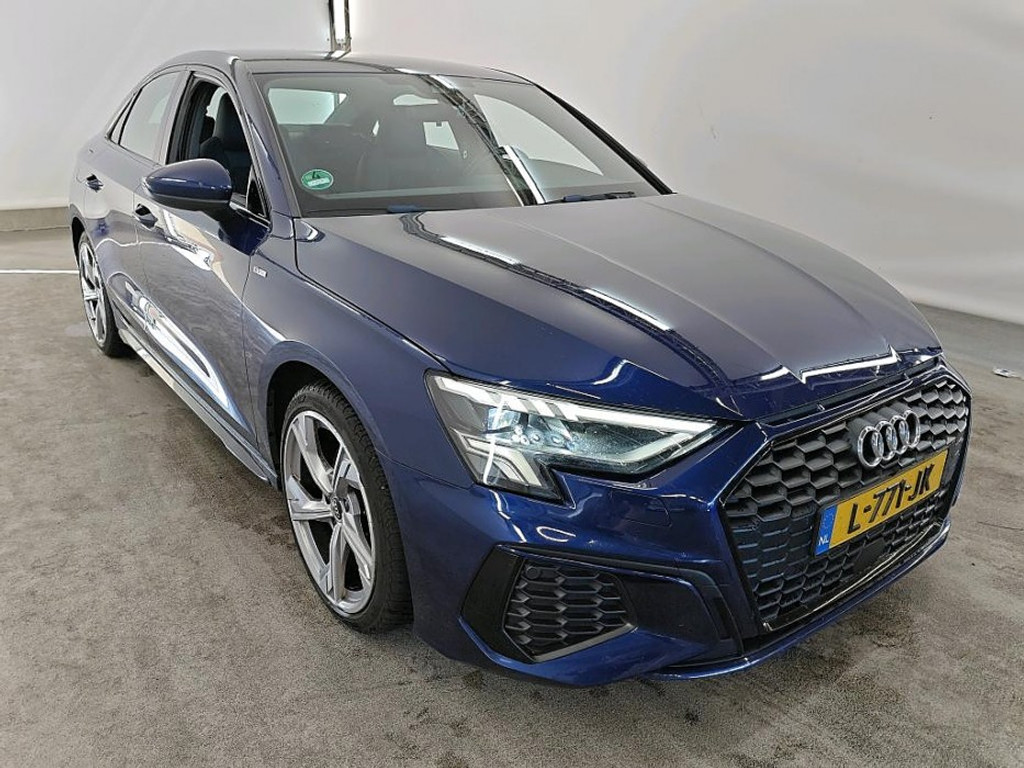 Audi A3 30 TFSI S Edition - Petrol - Automatic - 110 hp - 155.100 km
