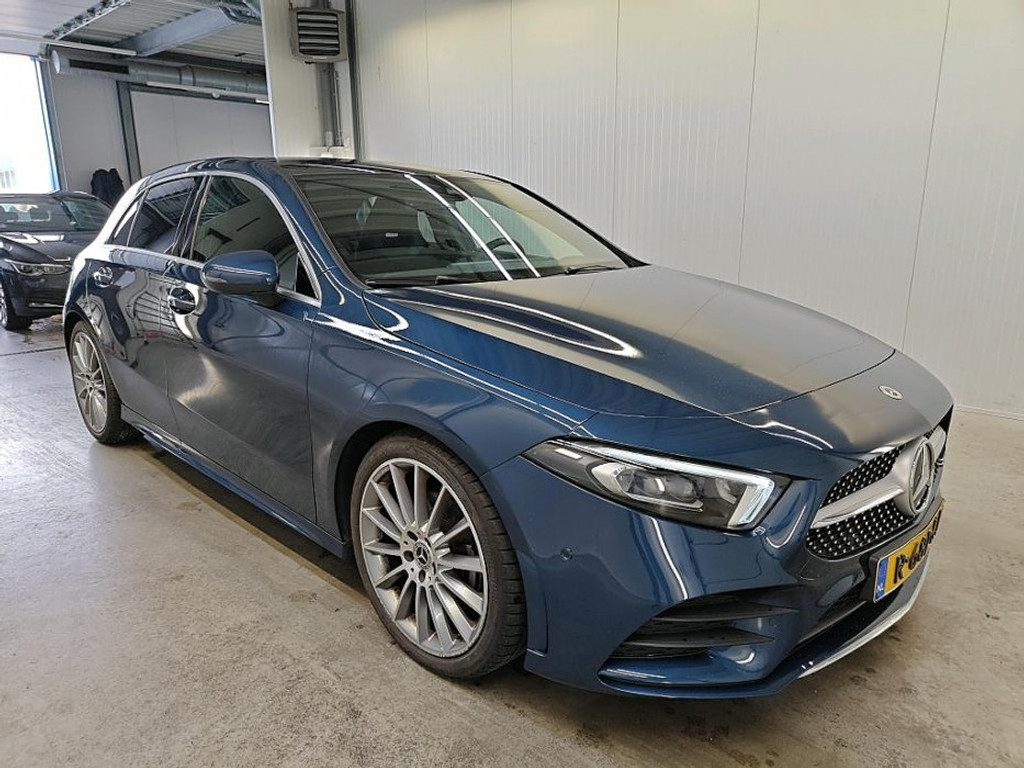 Mercedes-Benz A 180 AMG Line - Petrol - Automatic - 136 hp - 48.000 km