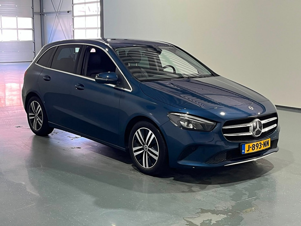 Mercedes-Benz B 200 Luxury Line - Petrol - Automatic - 163 hp - 62.293 km