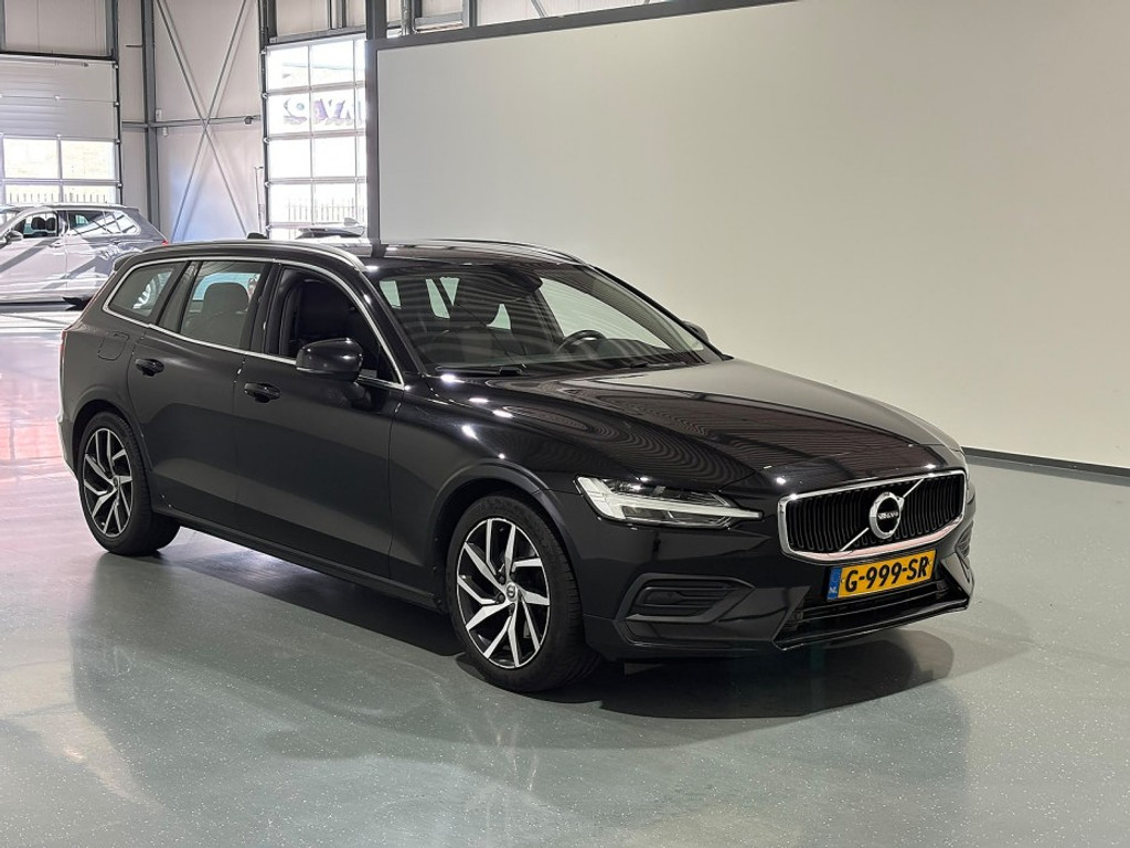 Volvo V60 T4 Momentum Pro - Petrol - Automatic - 190 hp - 174.926 km