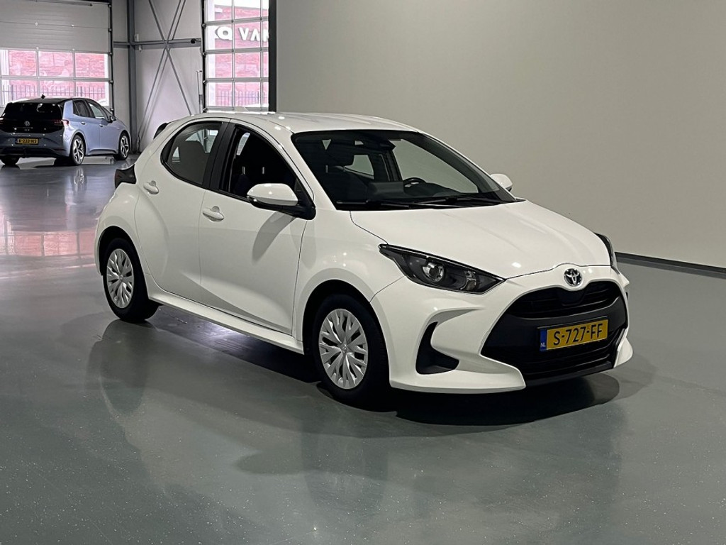 Toyota Yaris 1.5 Active - Hybrid - Automatic - 92 hp - 117.444 km