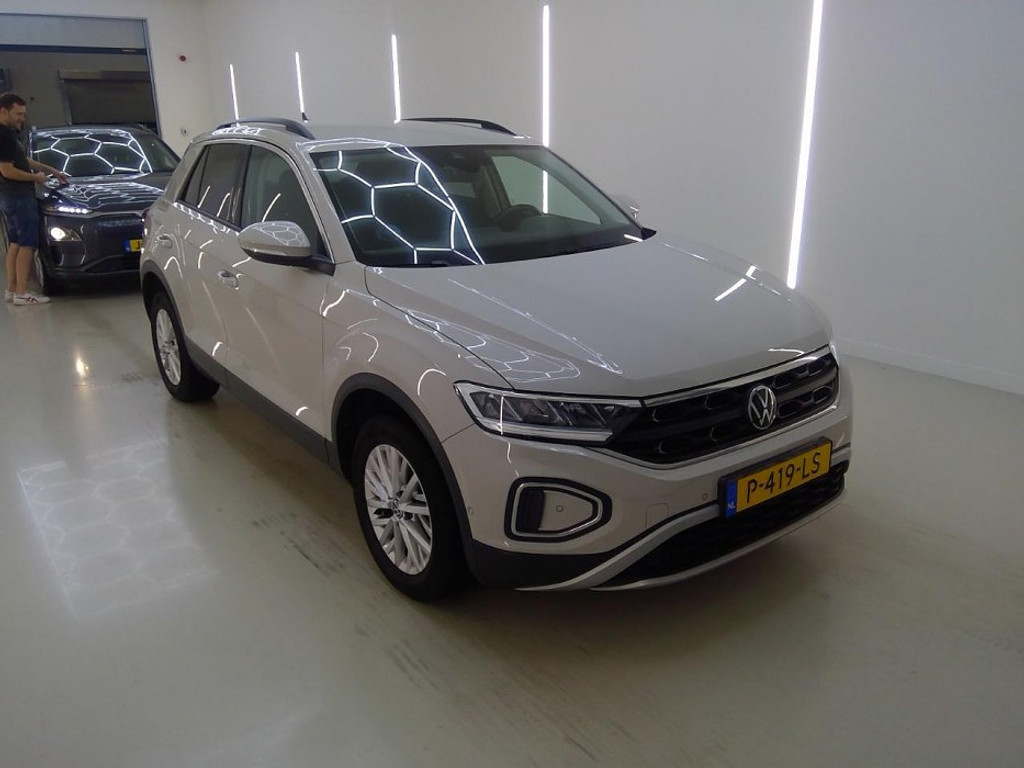 Volkswagen T-ROC 1.5 TSI Life - Petrol - Automatic - 150 hp - 120.476 km