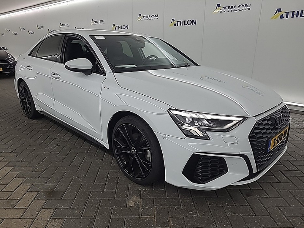 Audi A3 30 TFSI S Edition - Petrol - Automatic - 110 hp - 90.322 km