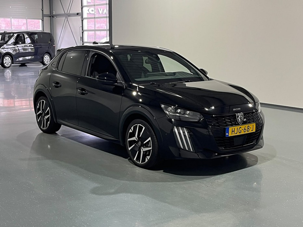 Peugeot 208 1.2 - Hybrid - Automatic - 136 hp - 51.941 km