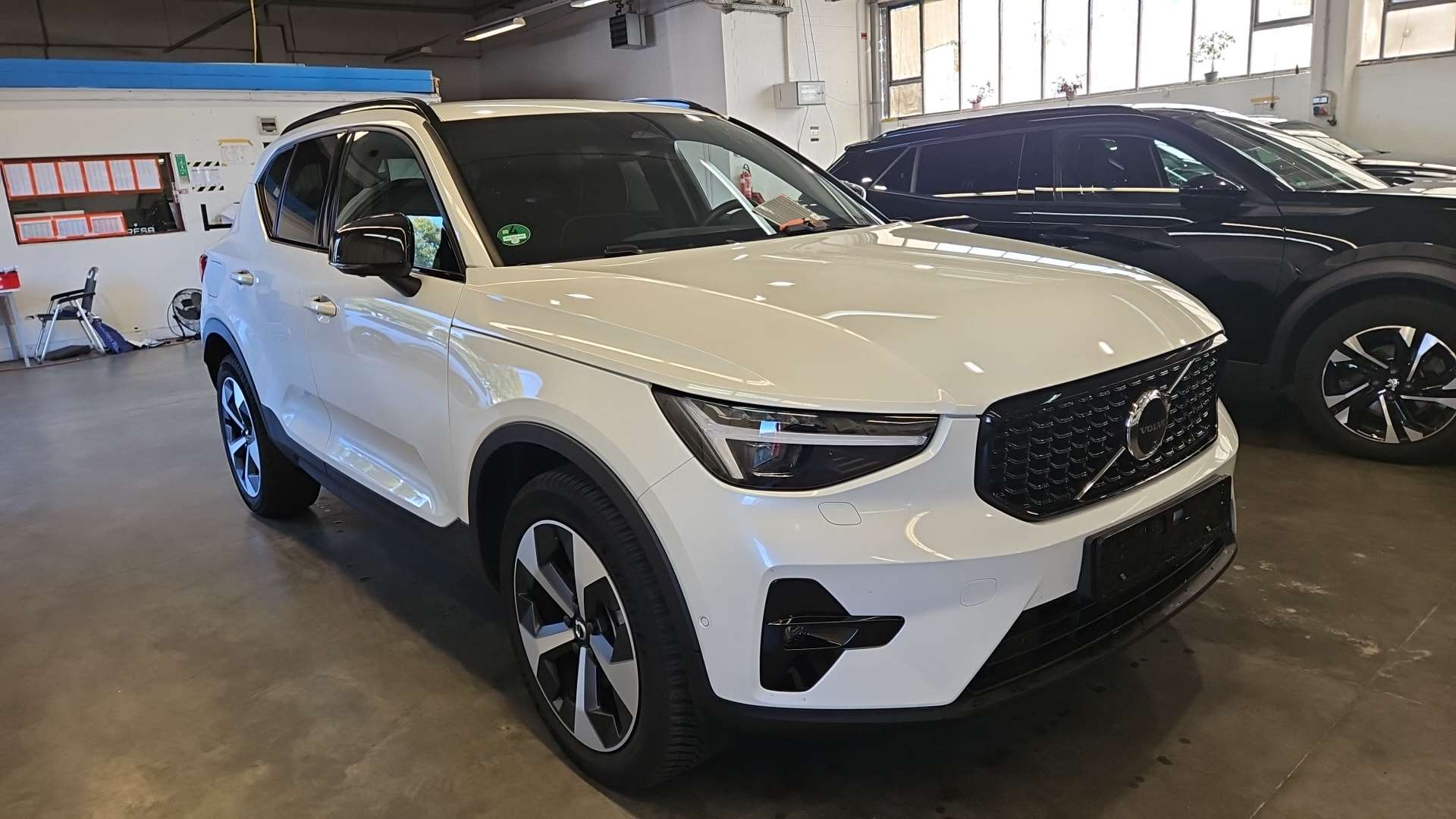 Volvo XC40 B3 Plus Dark - Petrol - Automatic - 163 hp - 14.532 km