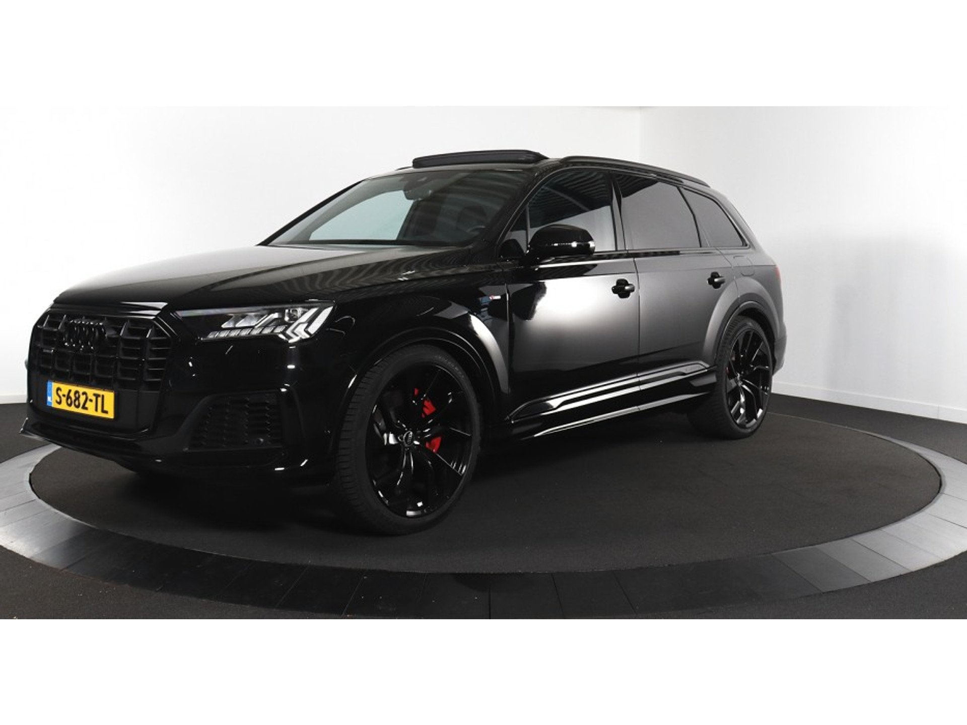 Audi Q7 60 TFSIe Competition - Quattro - Hybrid - Automatic - 340 hp - 98.921 km