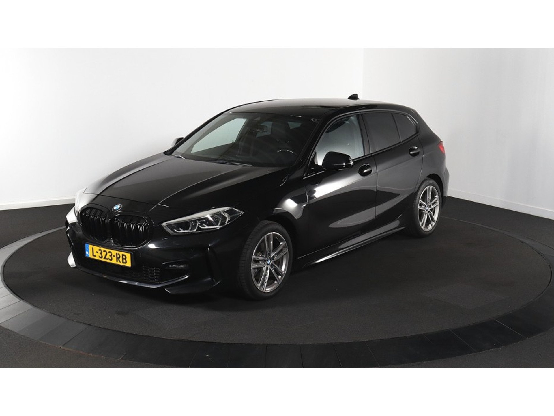 BMW 1 Series 118i Business - Petrol - Automatic - 136 hp - 131.413 km