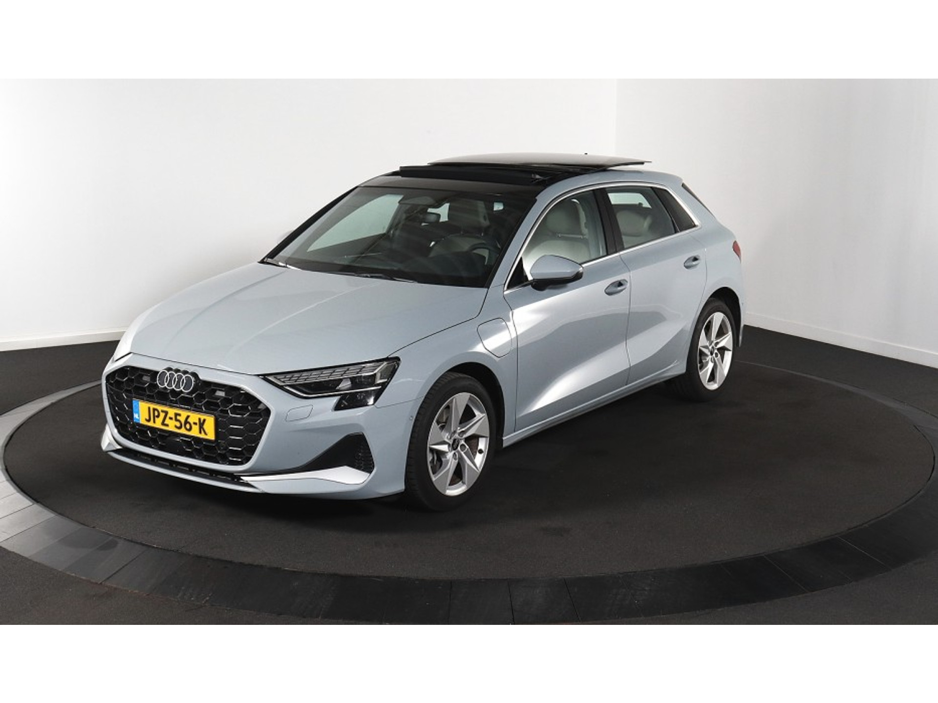 Audi A3 Sportback 40 TFSIe Advanced - Hybrid - Automatic - 150 hp - 8.070 km