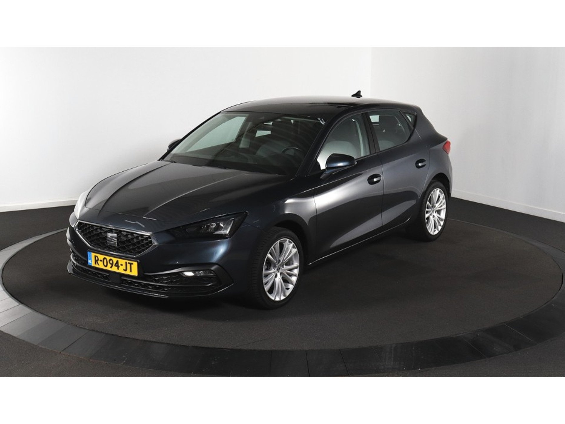 Seat Leon 1.0 TSI Style - Petrol - Manual - 110 hp - 98.932 km
