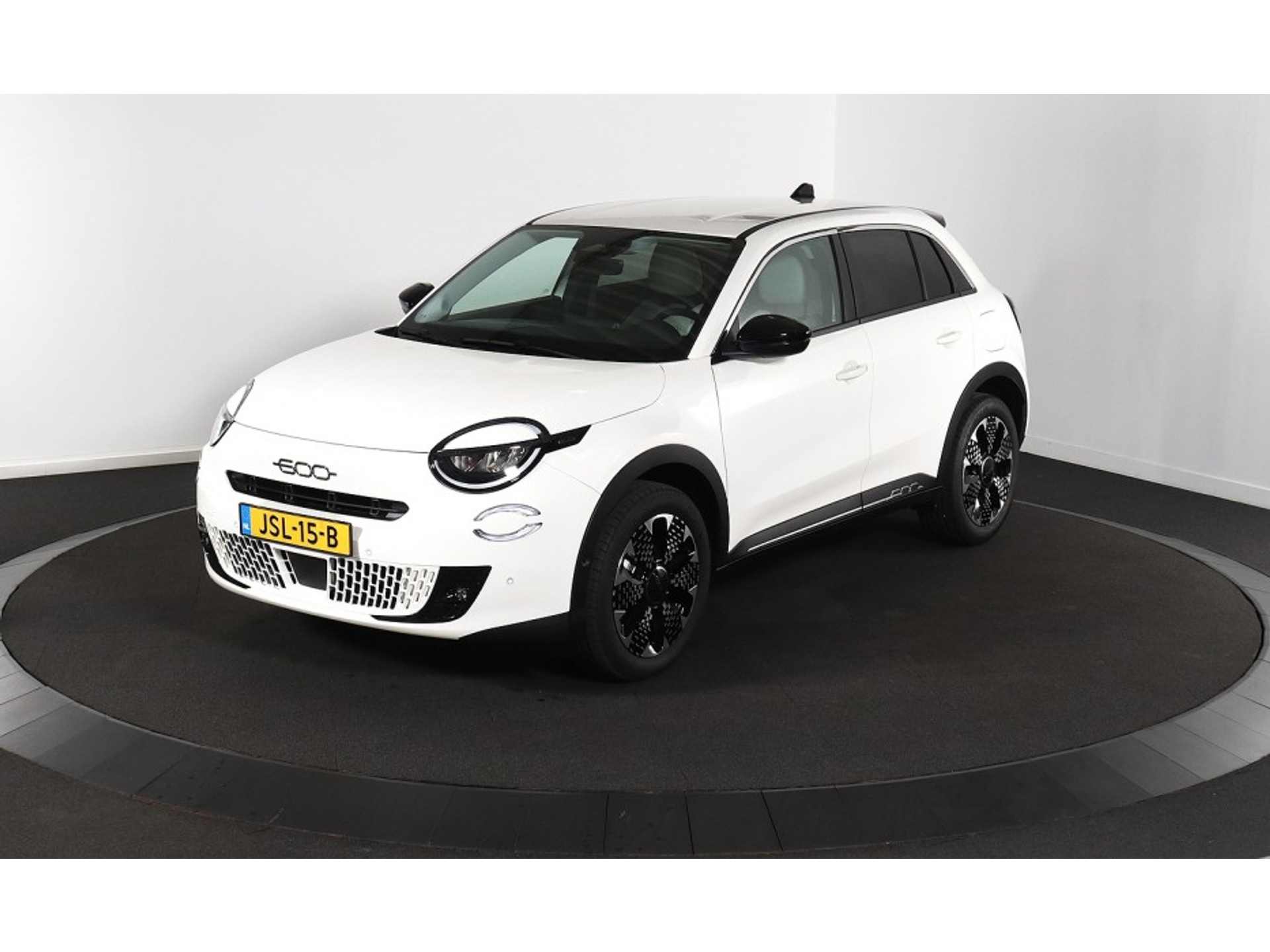 Fiat 600 1.2 La Prima - Hybrid - Automatic - 136 hp - 1.239 km