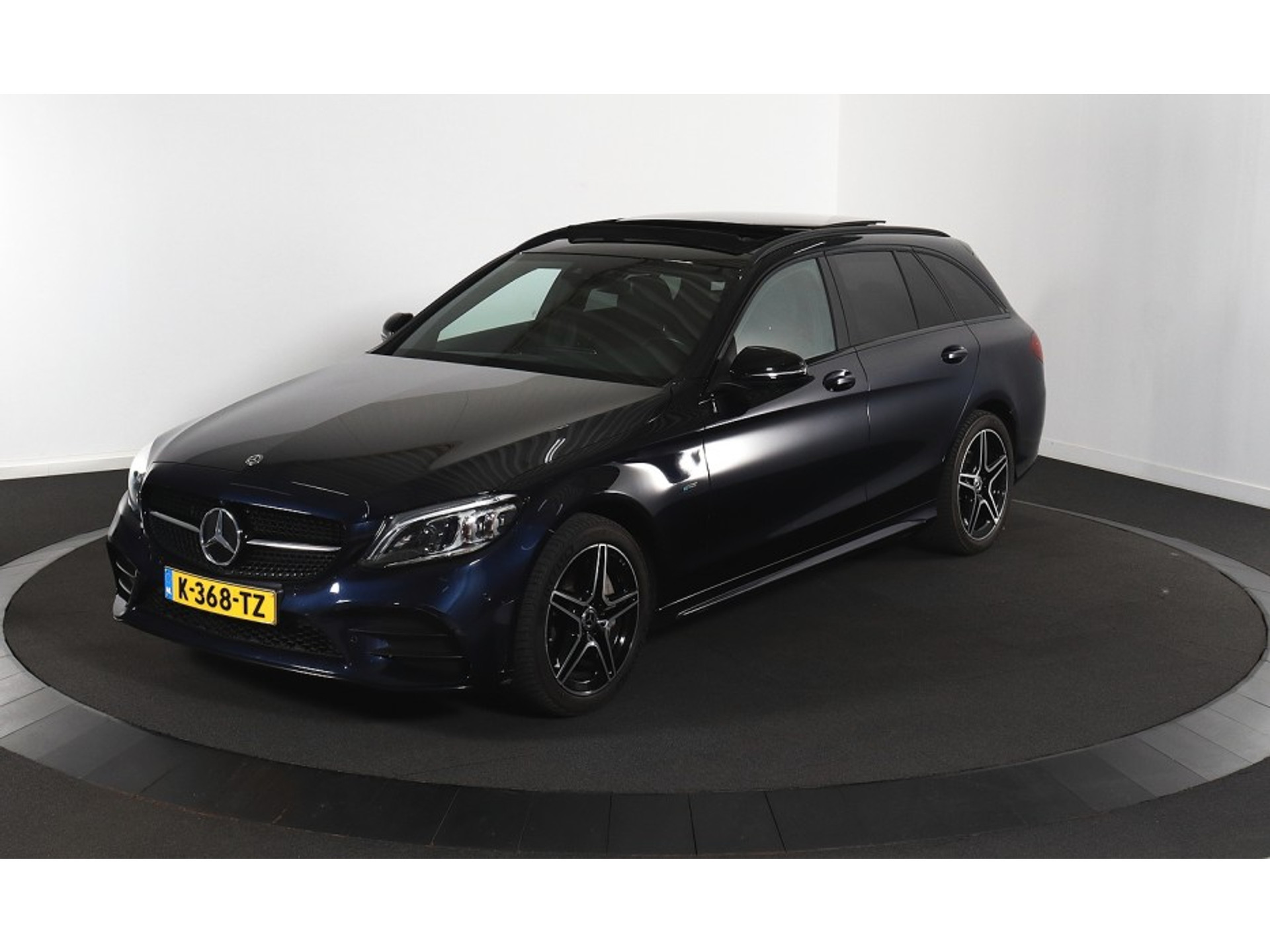 Mercedes-Benz C 300e Business Solution AMG - Hybrid - Automatic - 211 hp - 94.887 km