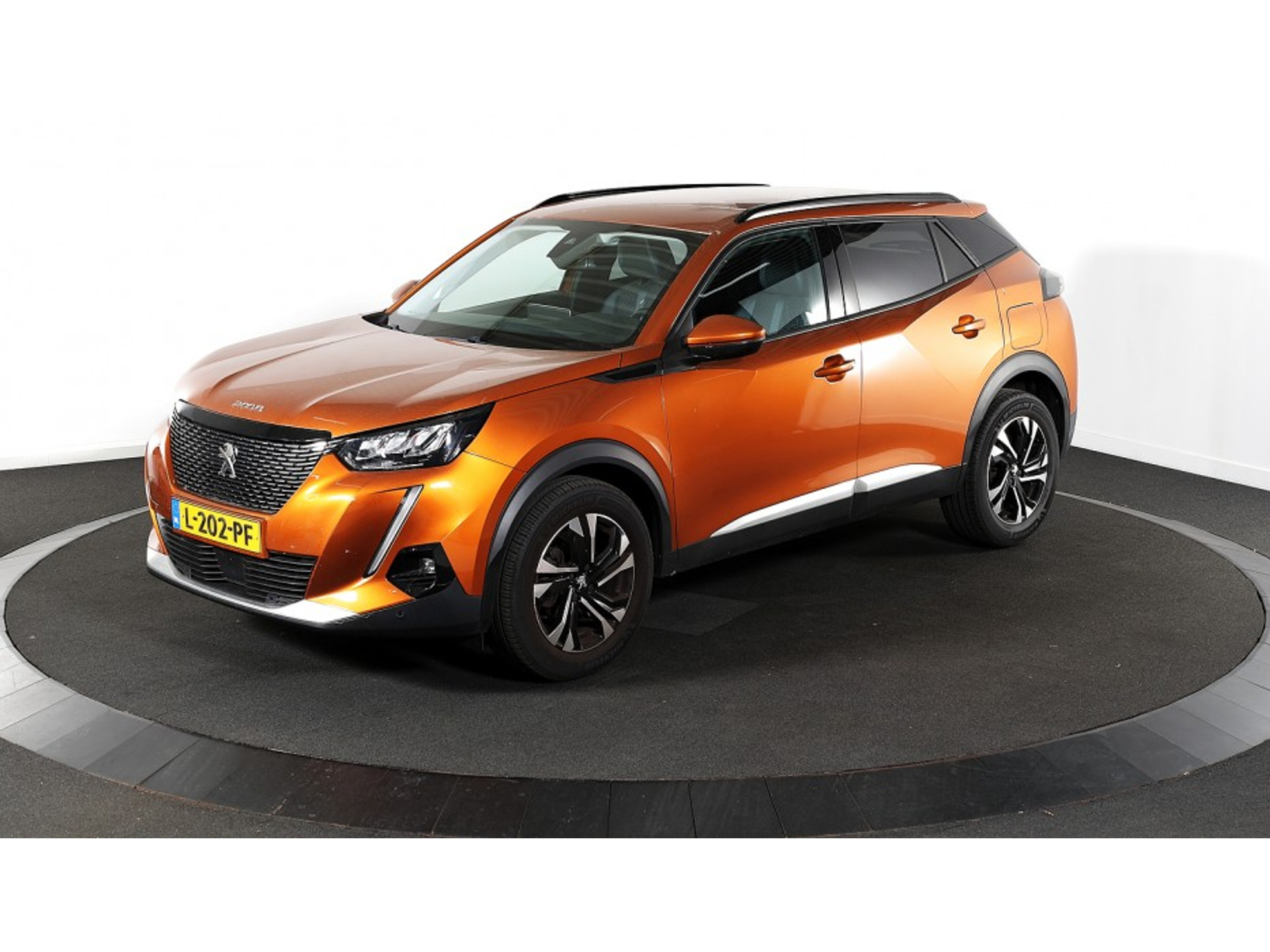 Peugeot 2008 1.2i Allure - Petrol - Manual - 101 hp - 101.741 km