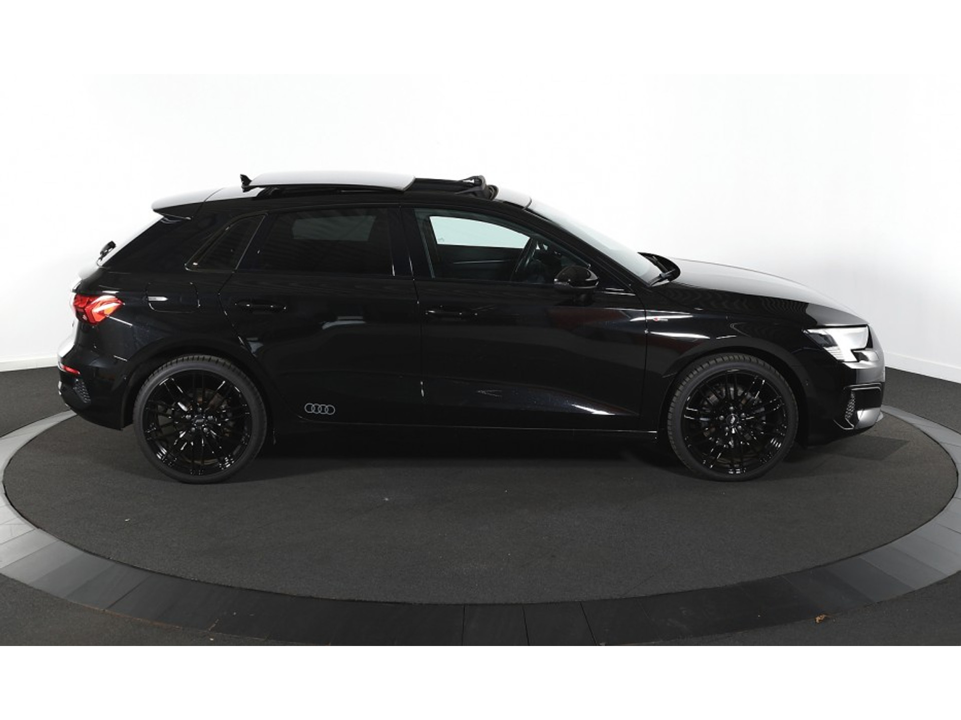 Audi A3 Sportback 35 TFSI - Petrol - Automatic - 150 hp - 136.698 km