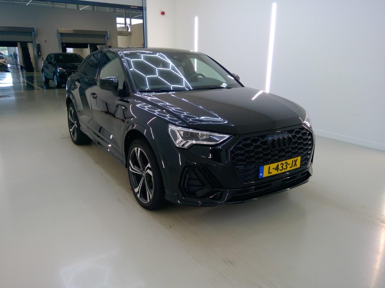 Audi Q3 Sportback 45 TFSIe S Edition - Hybrid - Automatic - 150 hp - 91.031 km