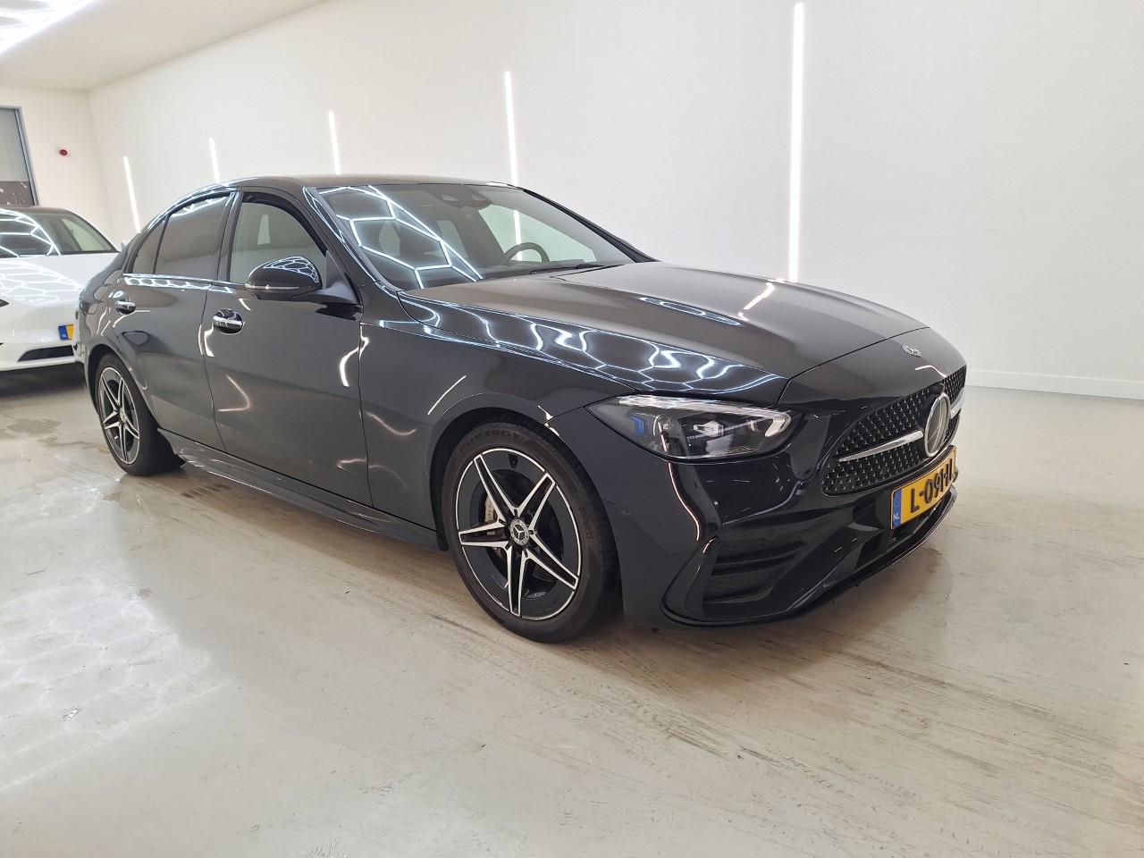 Mercedes-Benz C 200 AMG Line - Petrol - Automatic - 204 hp - 172.992 km