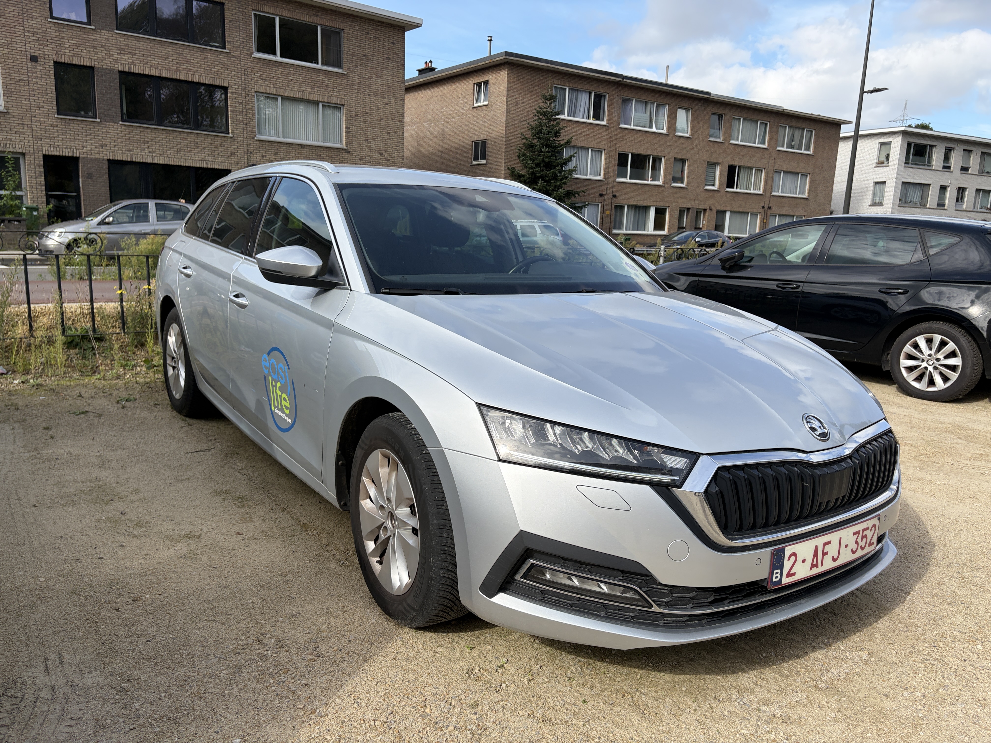 Skoda Octavia Combi 1.0 TSI Ambition - Petrol - Automatic - 110 hp - 135.876 km