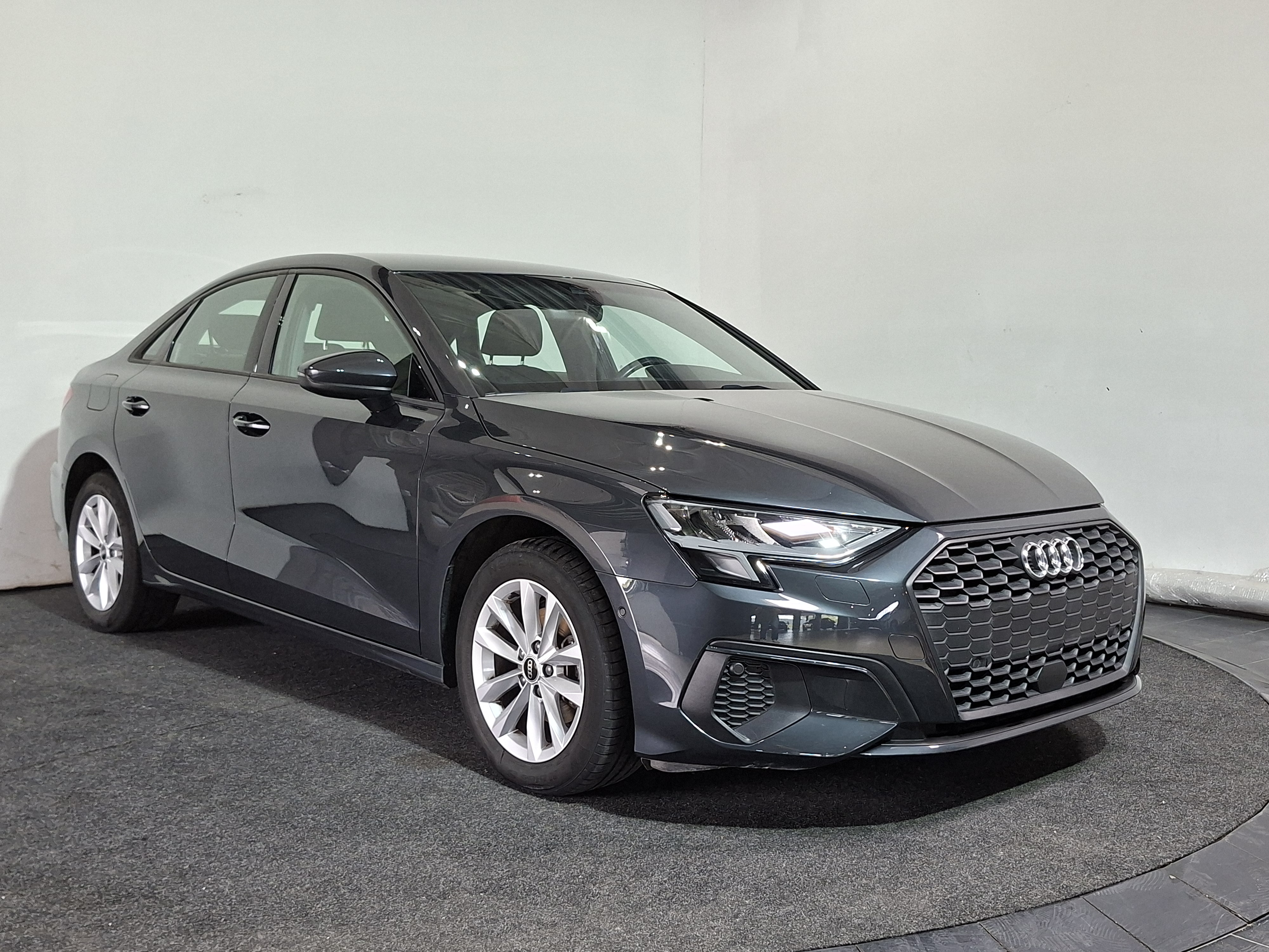 Audi A3 30 TFSI Attraction - Petrol - Automatic - 110 hp - 47.792 km