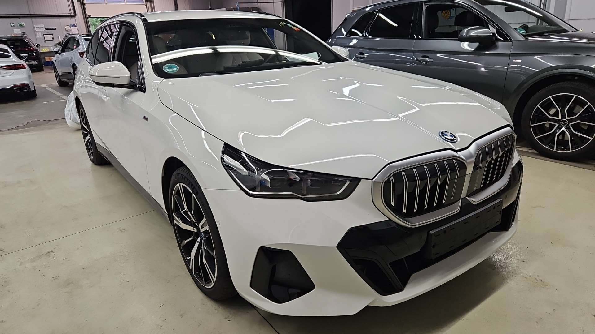 BMW 5 Series Touring 530e - xDrive - Hybrid - Automatic - 190 hp - 40.222 km