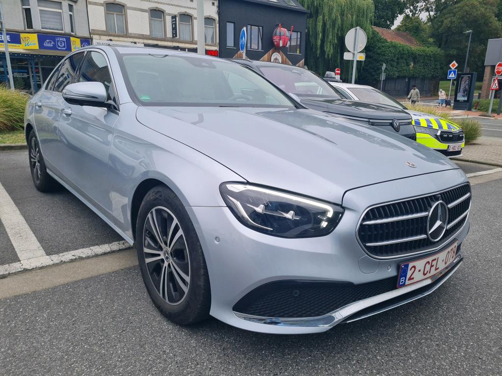 Mercedes-Benz E 200d Luxury - Diesel - Automatic - 160 hp - 105.080 km