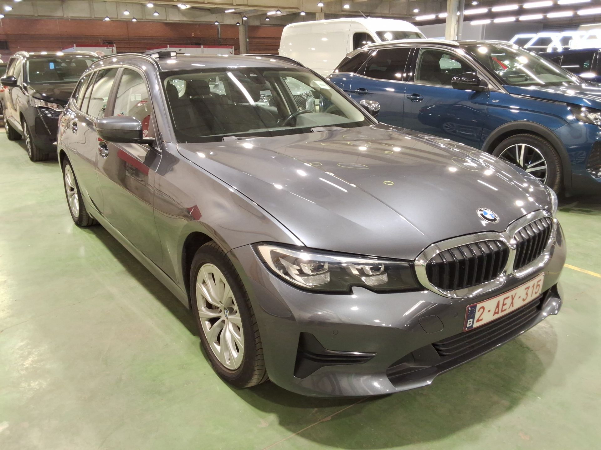 BMW 3 Series Touring 330e Lounge - Hybrid - Automatic - 184 hp - 162.811 km