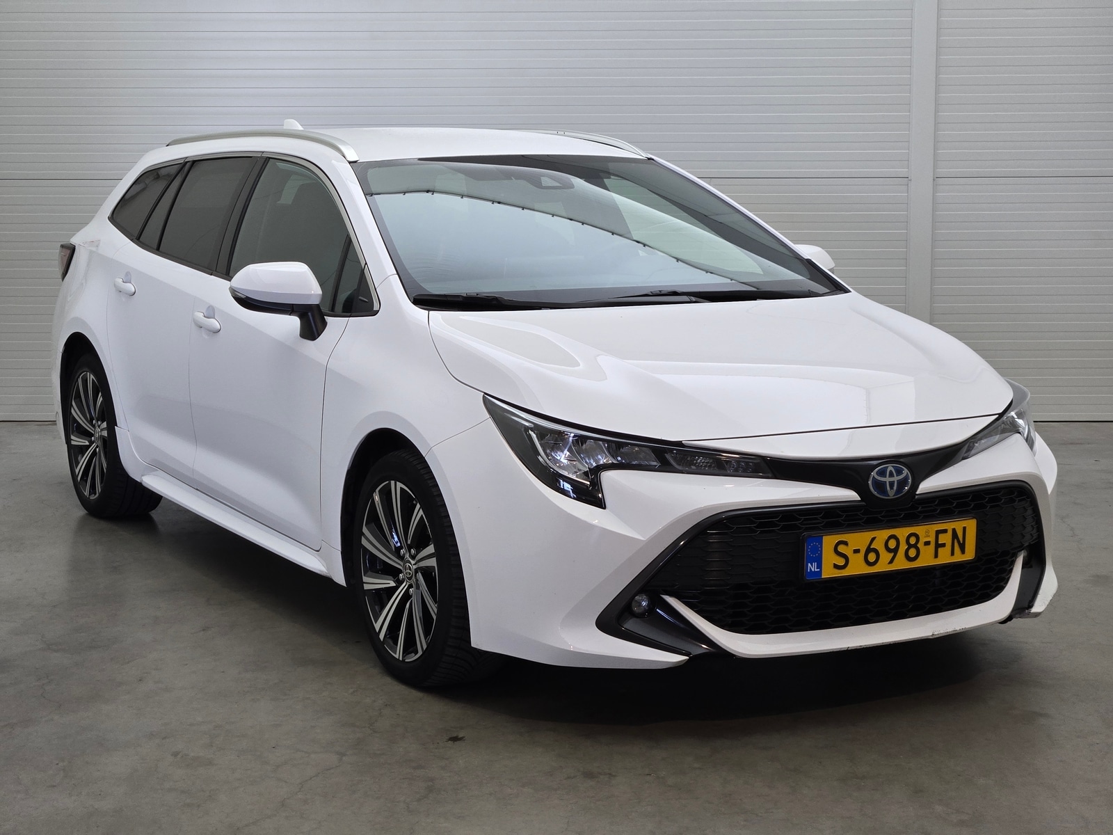 Toyota Corolla Touring Sports 1.8 Business - Hybrid - Automatic - 98 hp - 121.516 km