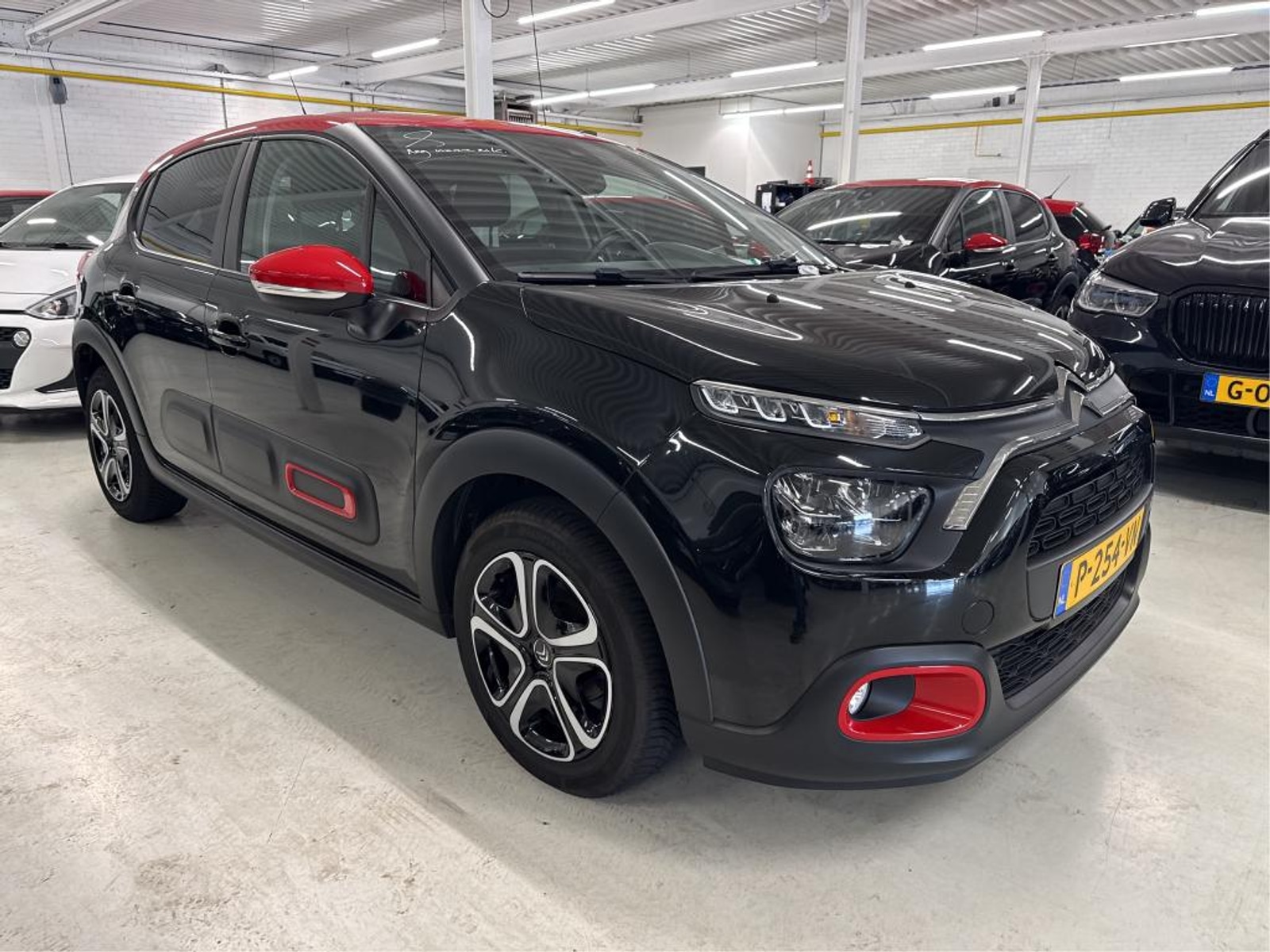 Citroën C3 1.2i Feel - Petrol - Manual - 83 hp - 64.070 km