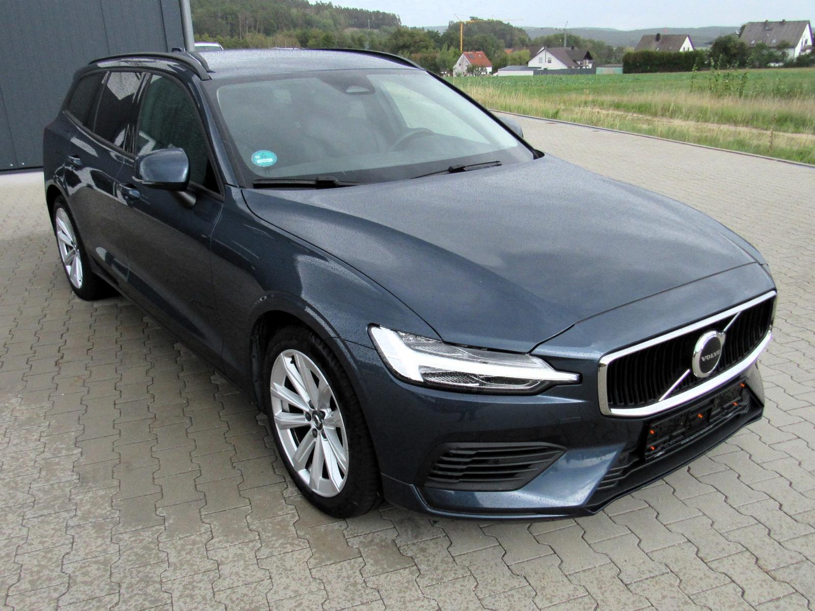 Volvo V60 T6 Core - AWD - Hybrid - Automatic - 349 hp - 11.750 km