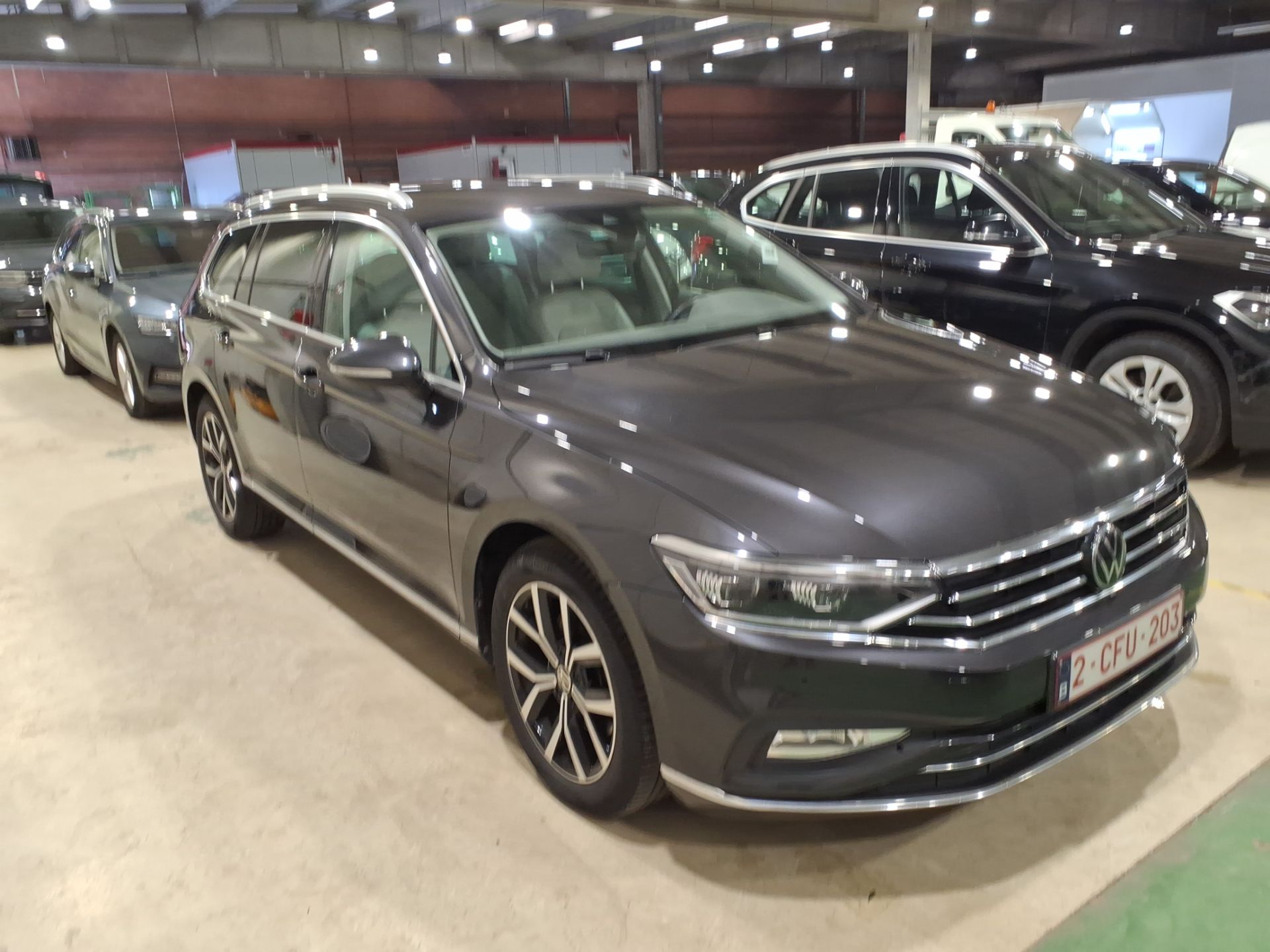 Volkswagen Passat Variant 2.0 TDI Elegance Business - Diesel - Automatic - 122 hp - 141.385 km